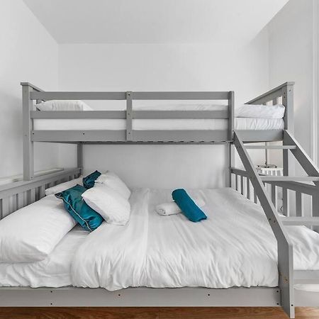 3 Bedroom Flat In Haymarket London Sleeps 14 Hy1 Экстерьер фото