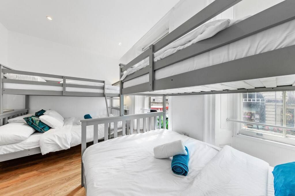 3 Bedroom Flat In Haymarket London Sleeps 14 Hy1 Экстерьер фото